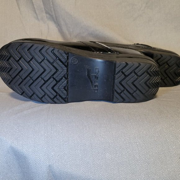 Dansko Professional Clog- black patent- size 38 - Picture 3 of 9